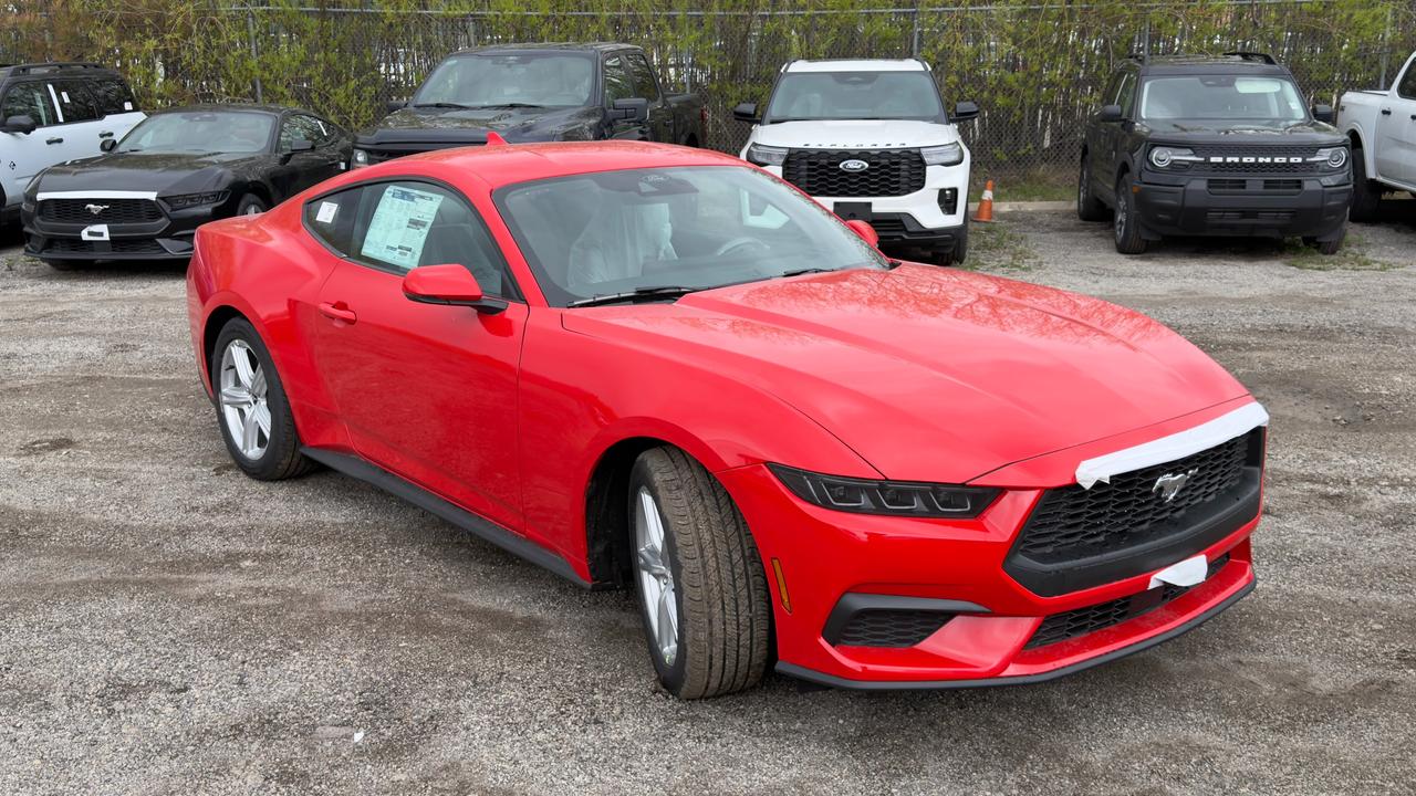 2026 Ford Mustang EcoBoost Premium Fastback Photo3