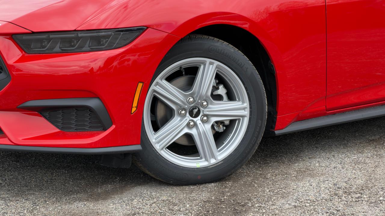 2026 Ford Mustang EcoBoost Fastback Photo2