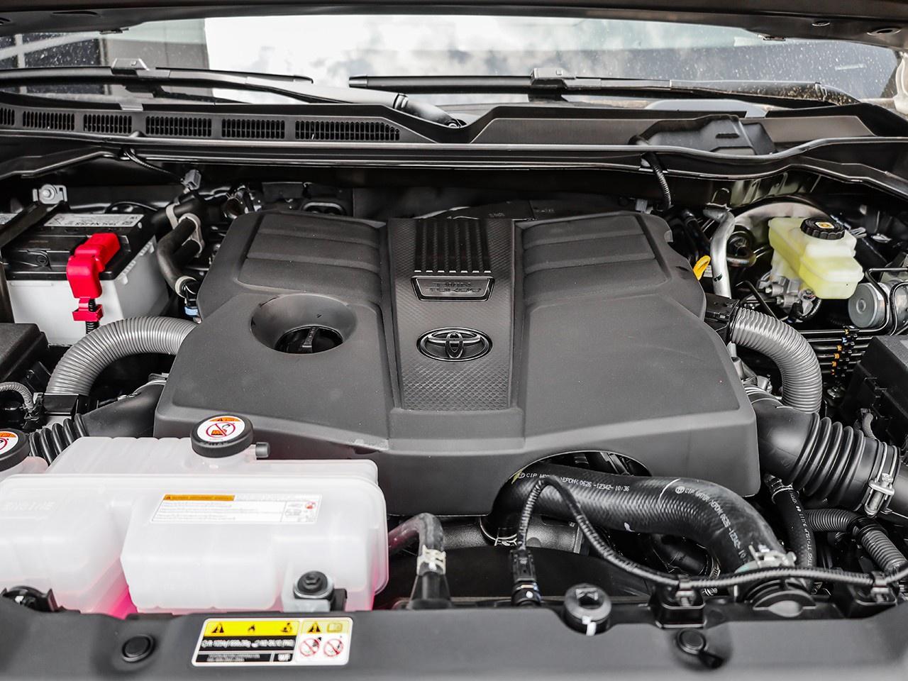 2026 Toyota Tundra Platinum Photo4
