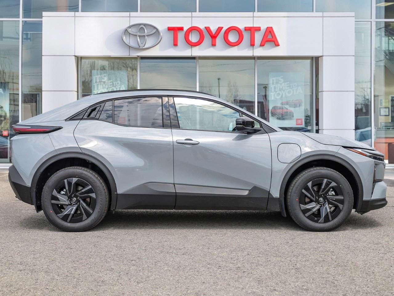 2026 Toyota C-HR SE Photo2