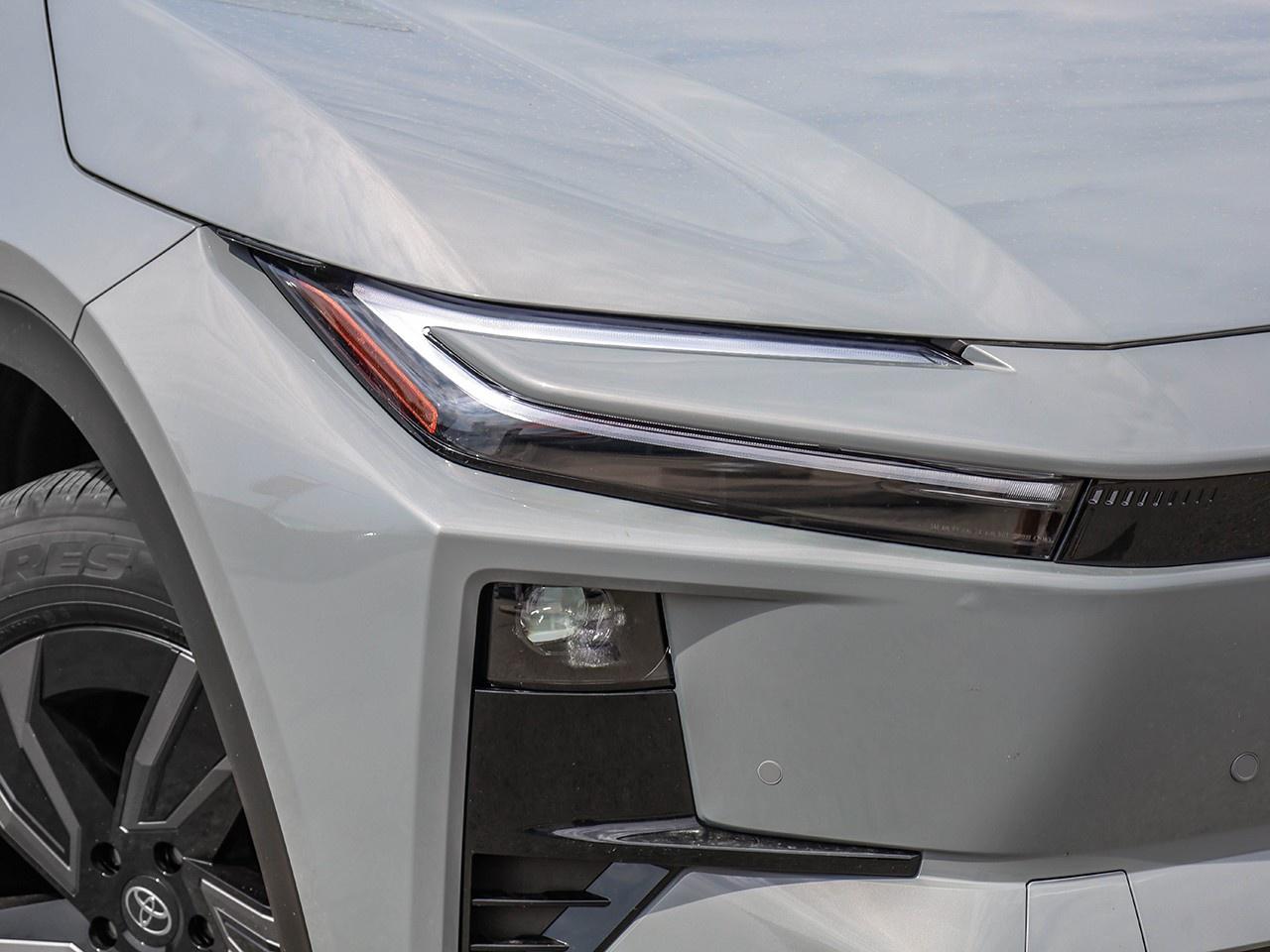 2026 Toyota C-HR SE Photo