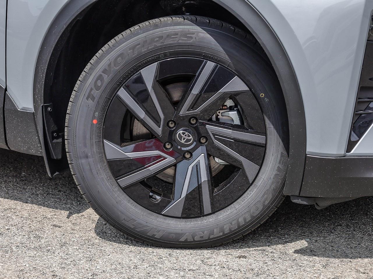 2026 Toyota C-HR SE Photo