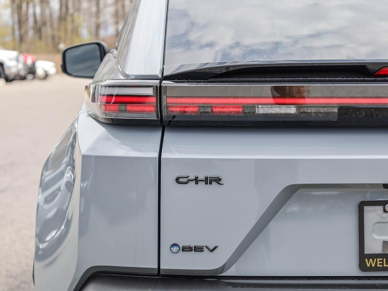 2026 Toyota C-HR SE Photo