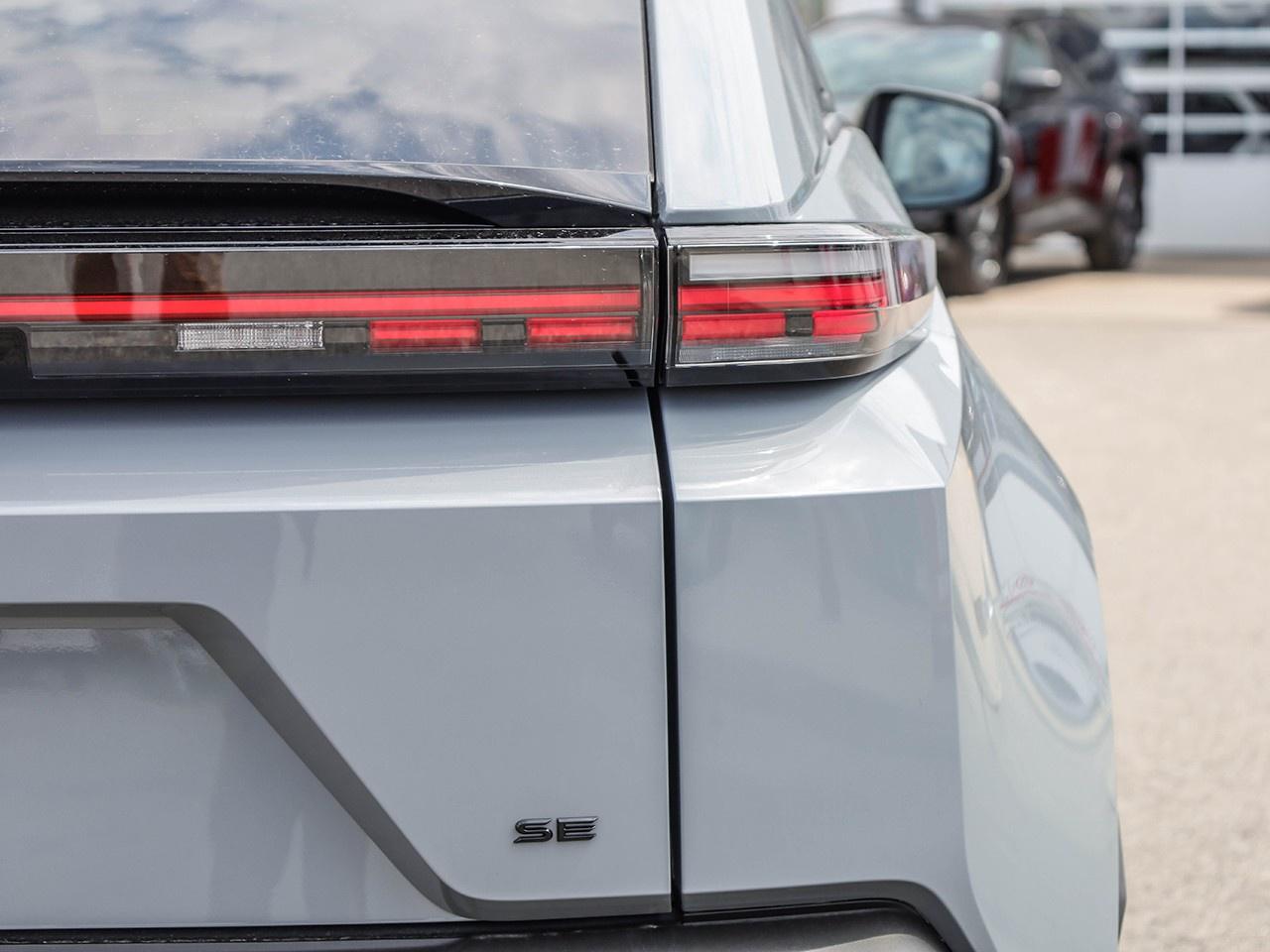 2026 Toyota C-HR SE Photo