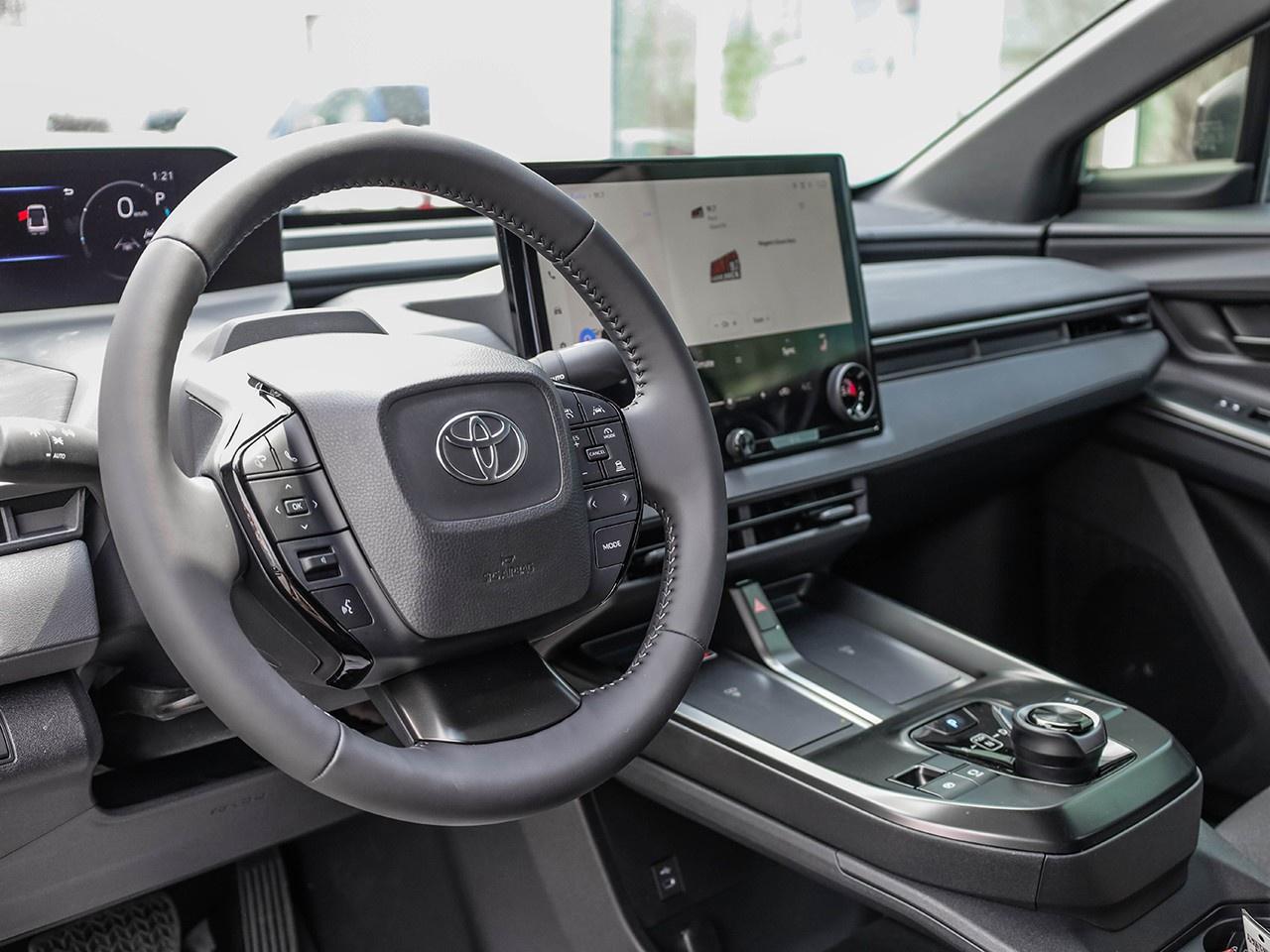 2026 Toyota C-HR SE Photo