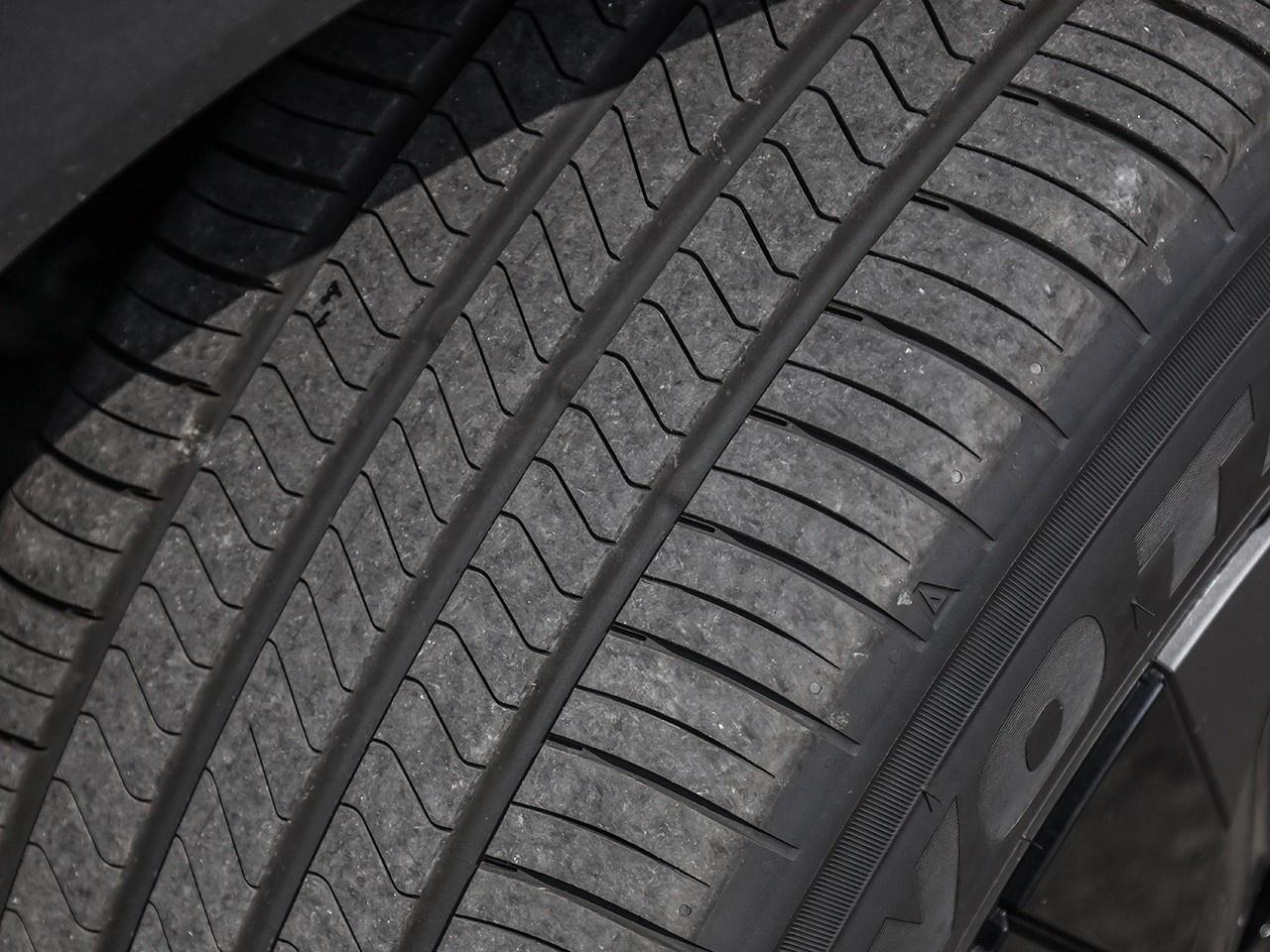 2026 Toyota C-HR SE Photo