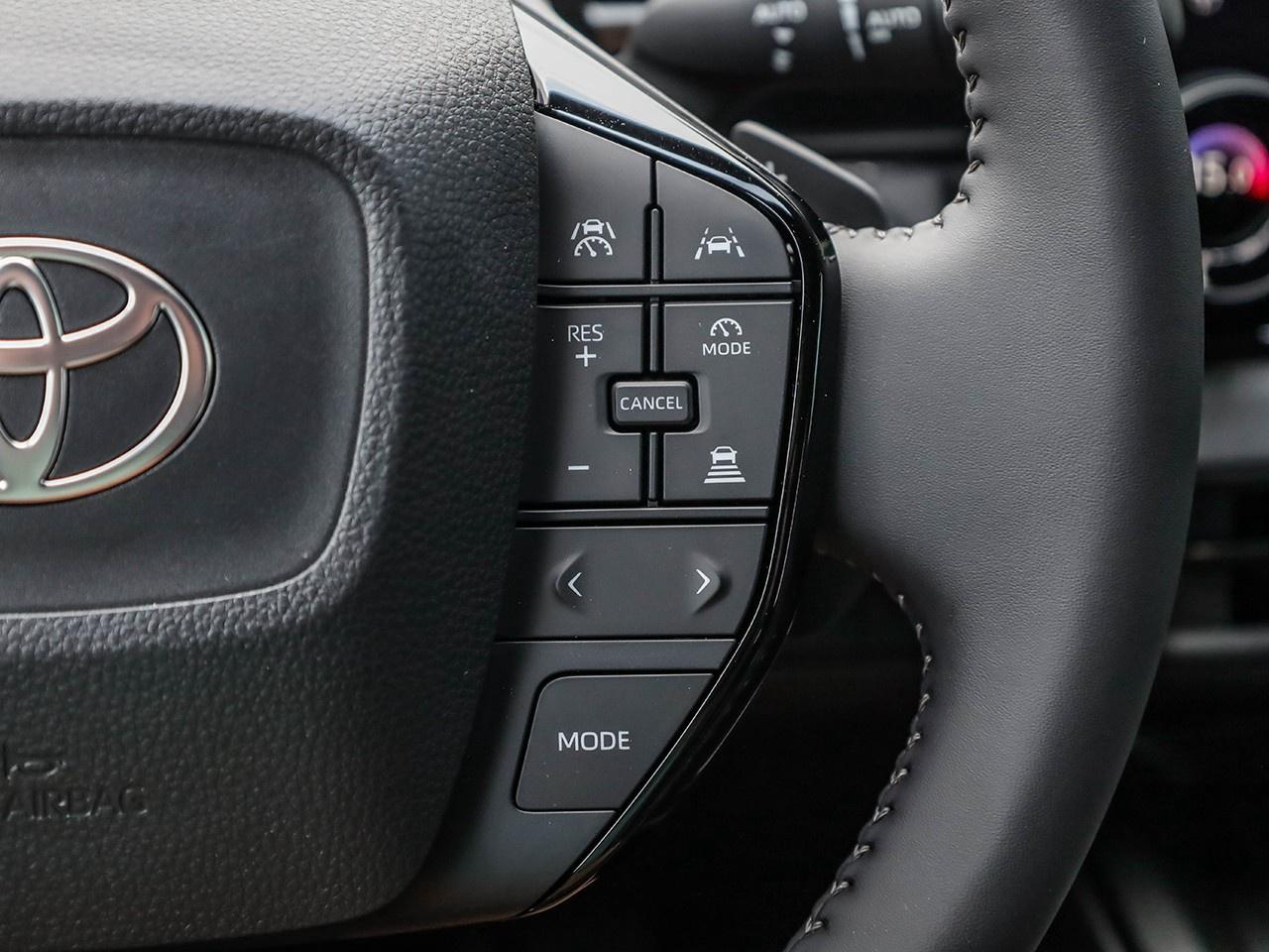 2026 Toyota C-HR SE Photo