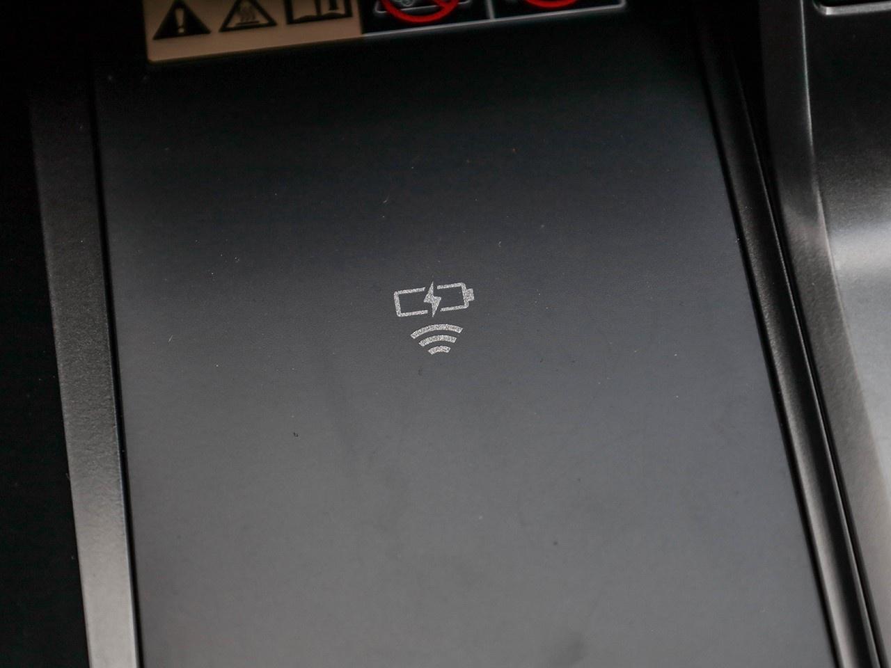 2026 Toyota C-HR SE Photo