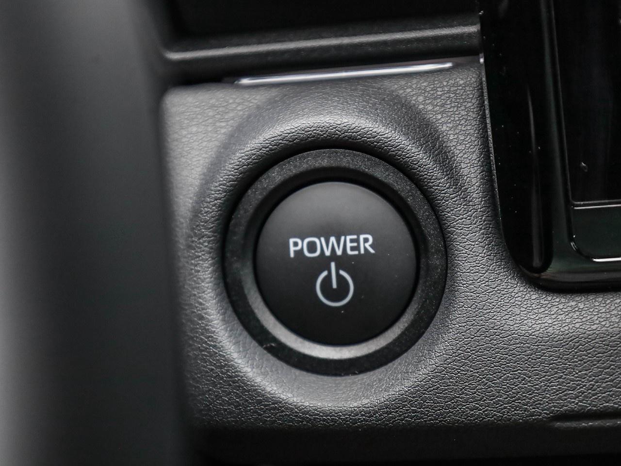 2026 Toyota C-HR SE Photo