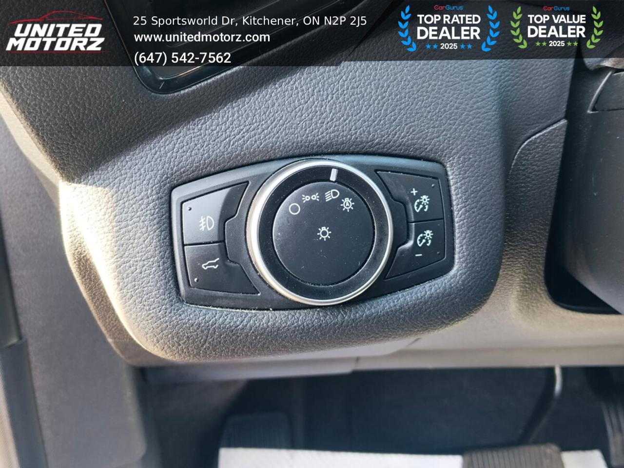 2017 Ford Escape Titanium~SAFETY CERTIFIED~ONE OWNER~Low Km's~17 Se Photo