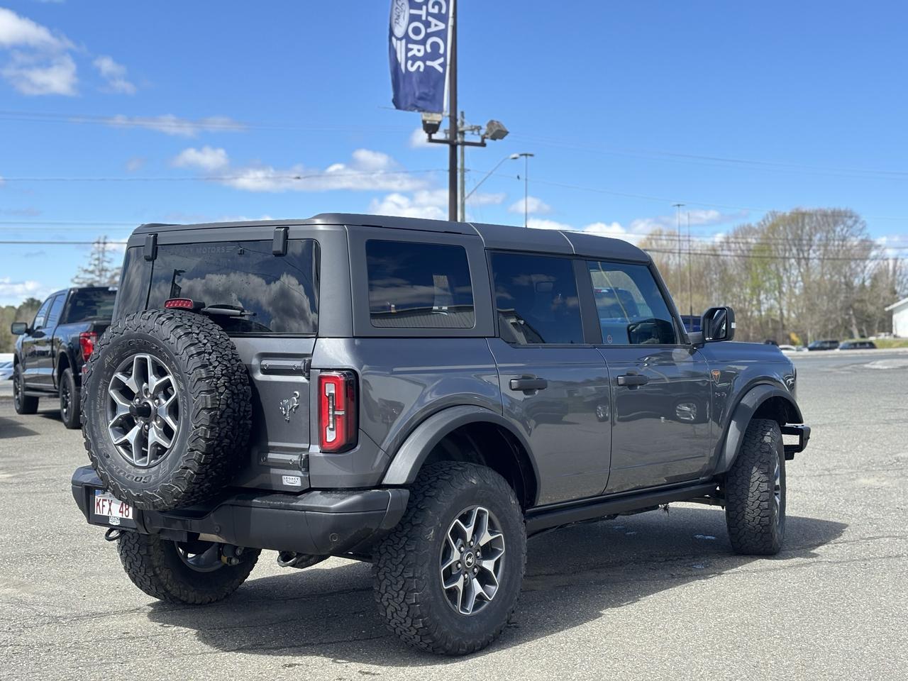 2024 Ford Bronco  Photo3