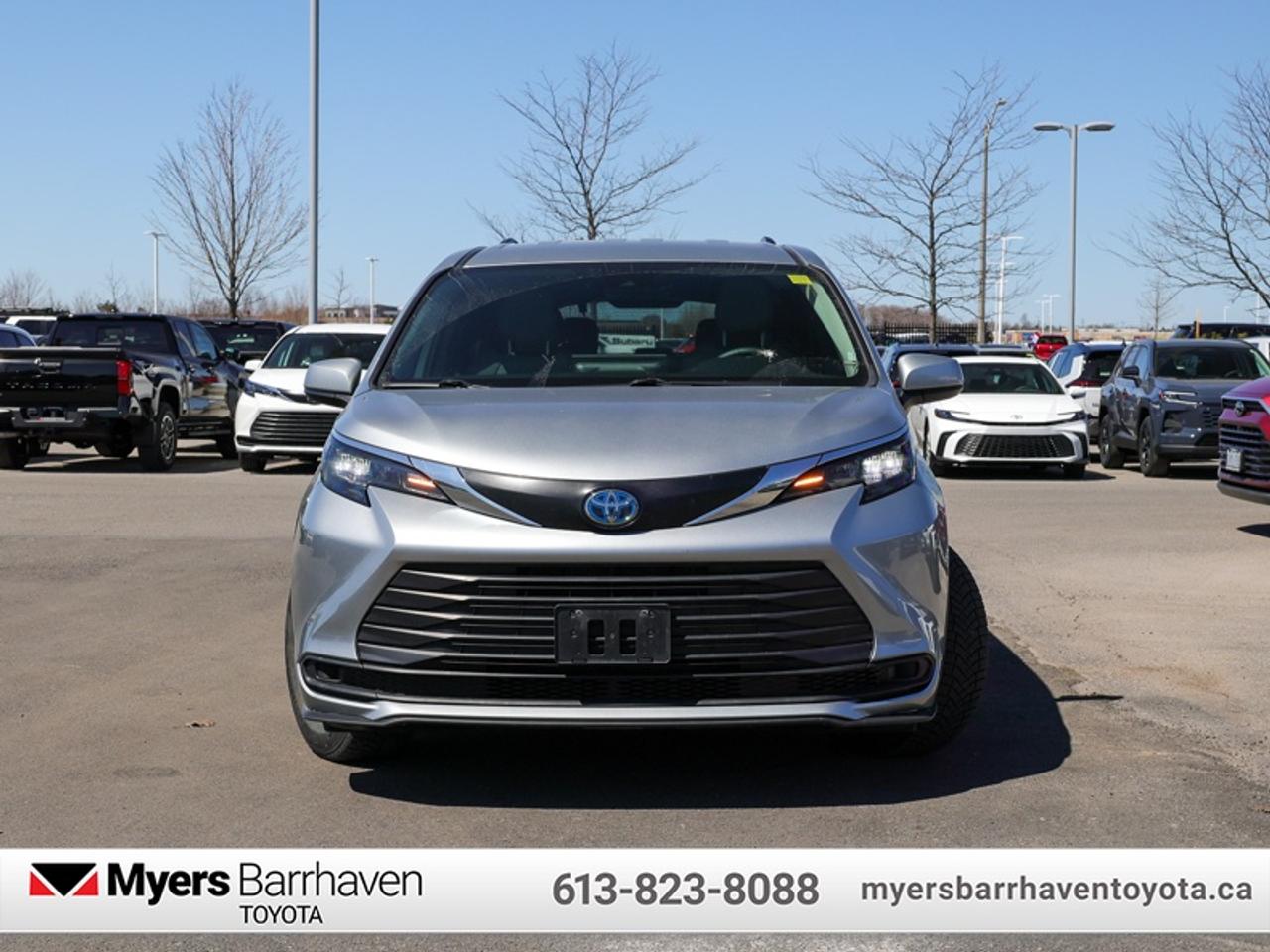 2025 Toyota Sienna LE 8-Passenger AWD  - Hybrid - $382 B/W Photo4