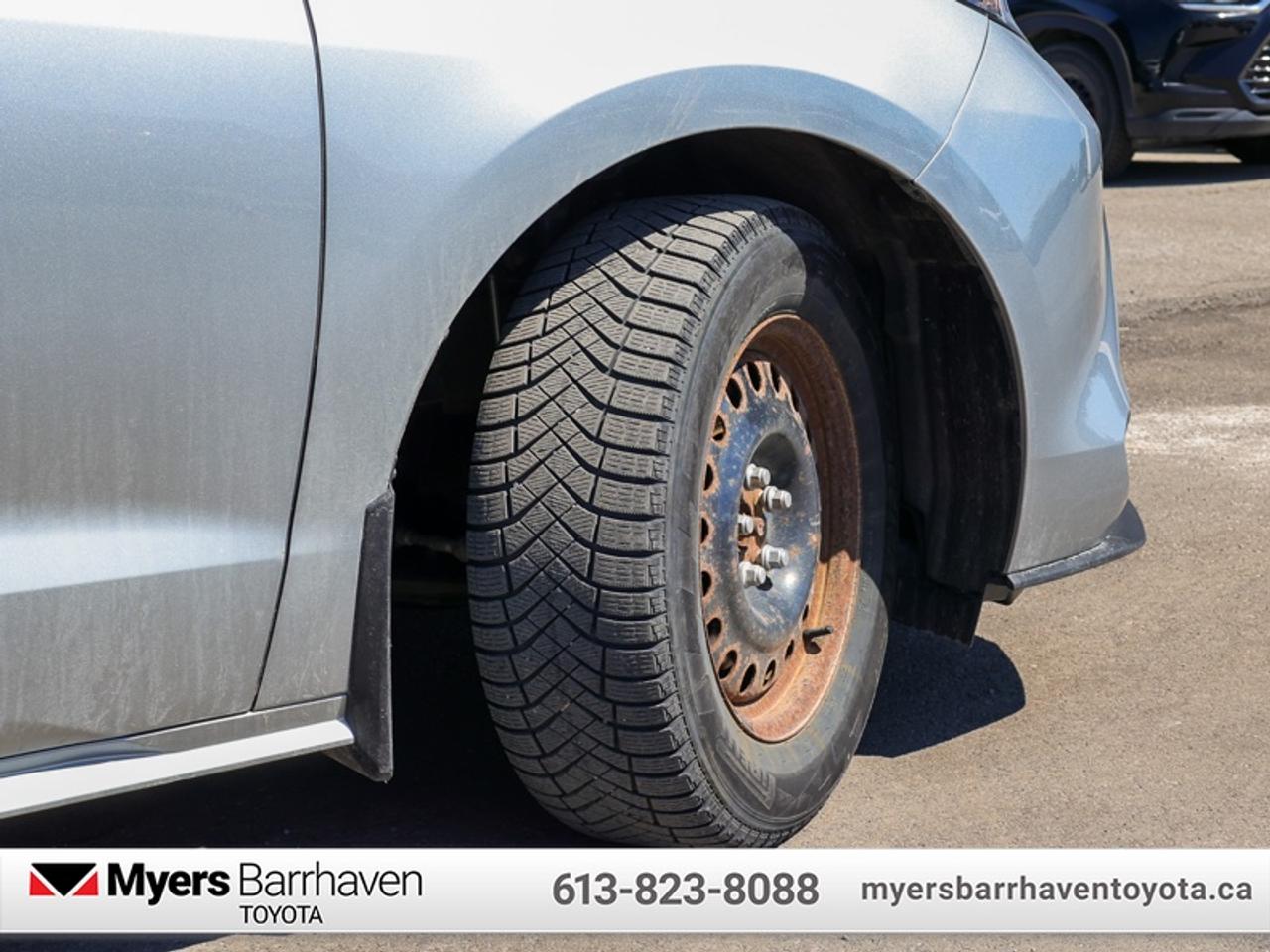 2025 Toyota Sienna LE 8-Passenger AWD  - Hybrid - $382 B/W Photo