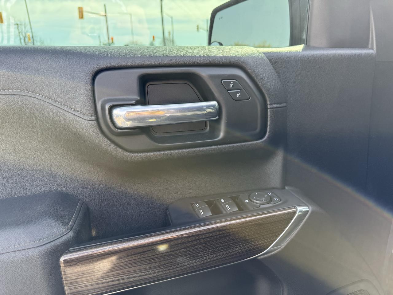 2021 Chevrolet Silverado 1500 LT Photo