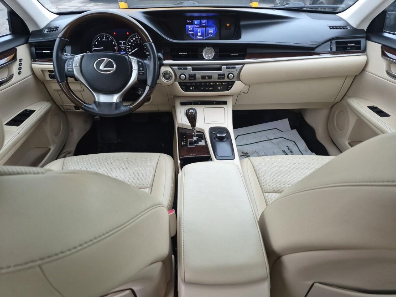 2014 Lexus ES 350 4dr Sdn Photo