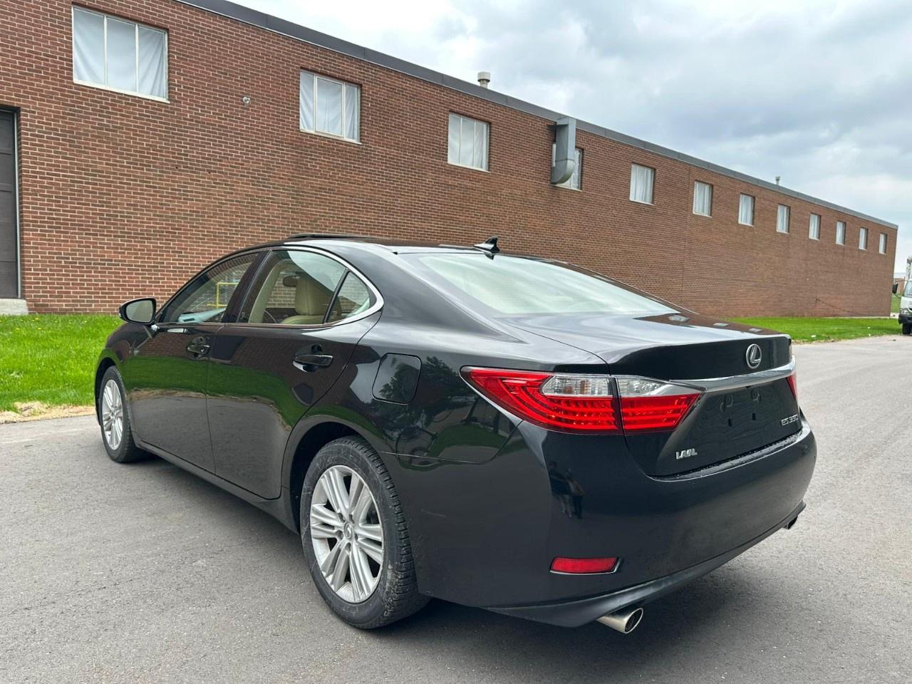 2014 Lexus ES 350 4dr Sdn Photo
