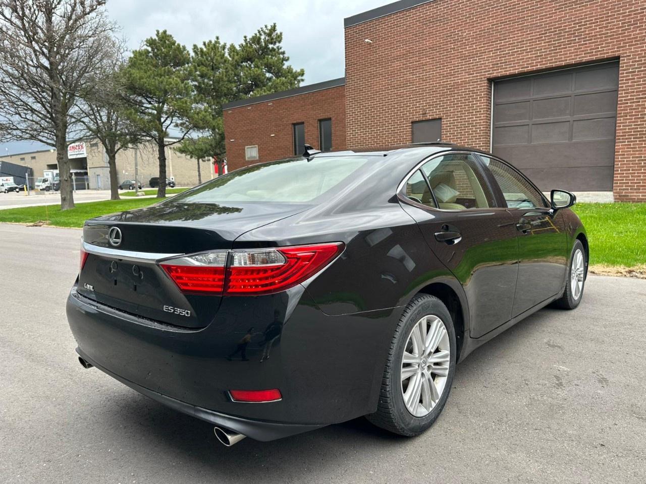 2014 Lexus ES 350 4dr Sdn Photo