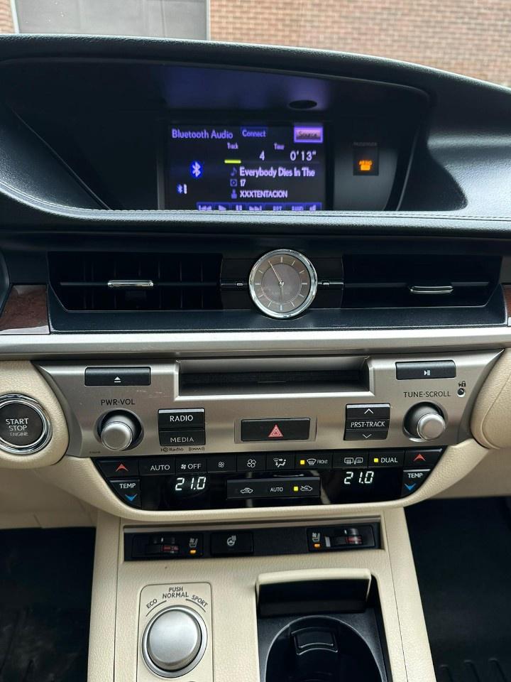 2014 Lexus ES 350 4dr Sdn Photo