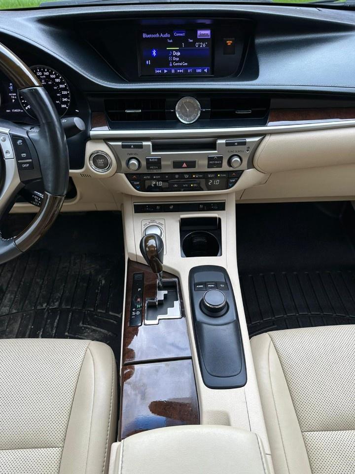 2014 Lexus ES 350 4dr Sdn Photo