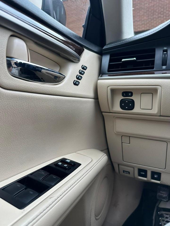 2014 Lexus ES 350 4dr Sdn Photo