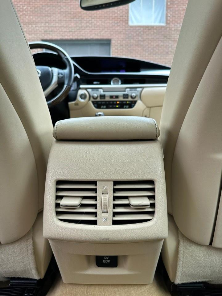 2014 Lexus ES 350 4dr Sdn Photo