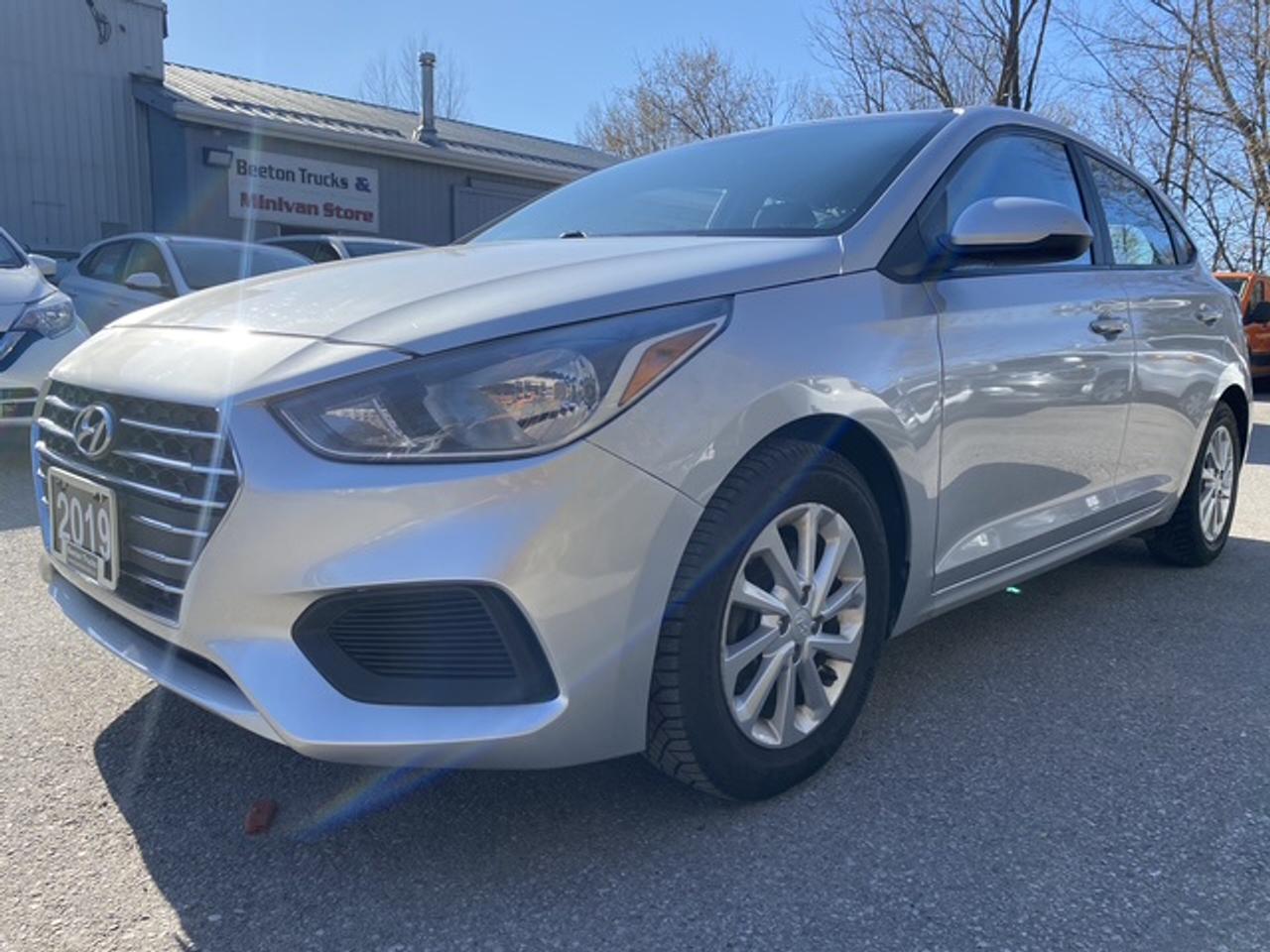 2019 Hyundai Accent SE 5 DOOR Photo0