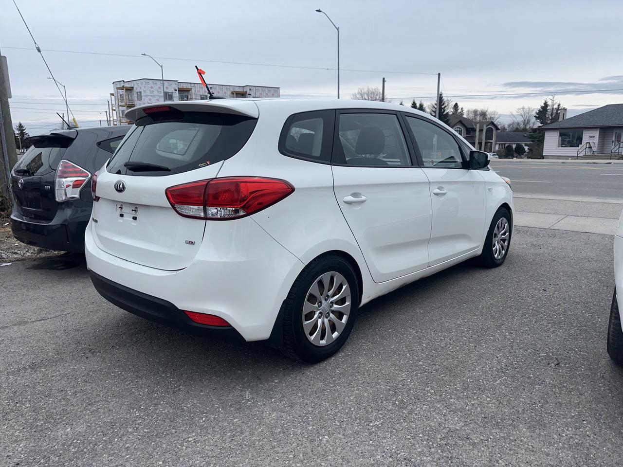 2016 Kia Rondo LX Photo