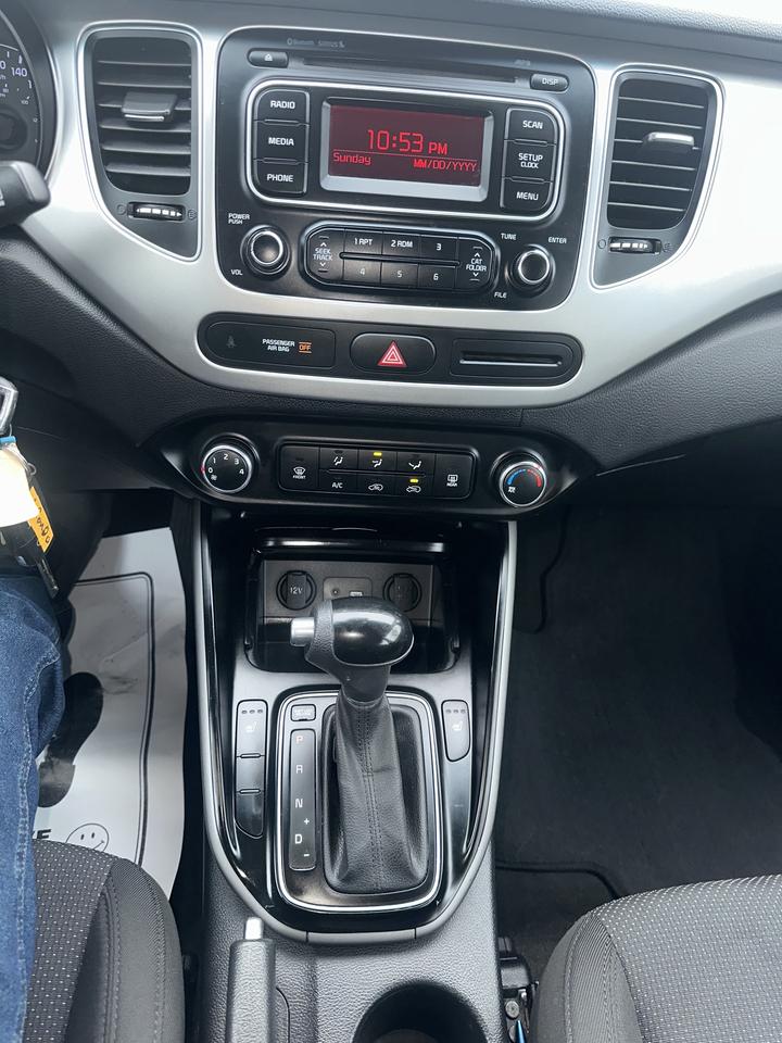 2016 Kia Rondo LX Photo