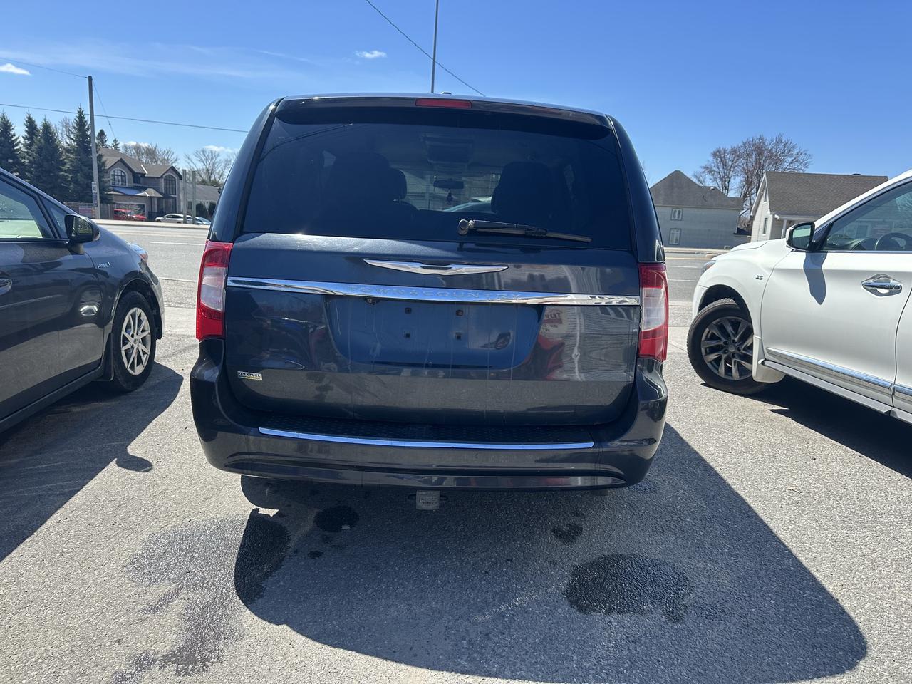 2014 Chrysler Town & Country TOURING Photo