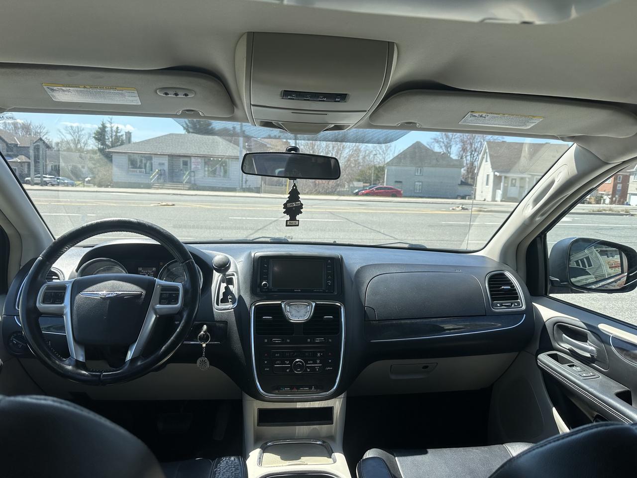 2014 Chrysler Town & Country TOURING Photo