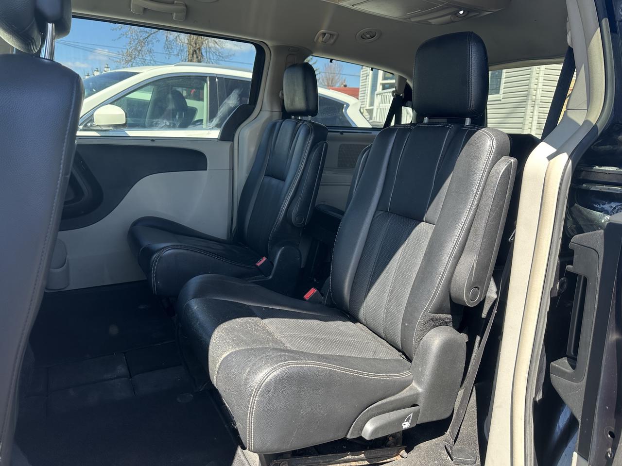 2014 Chrysler Town & Country TOURING Photo