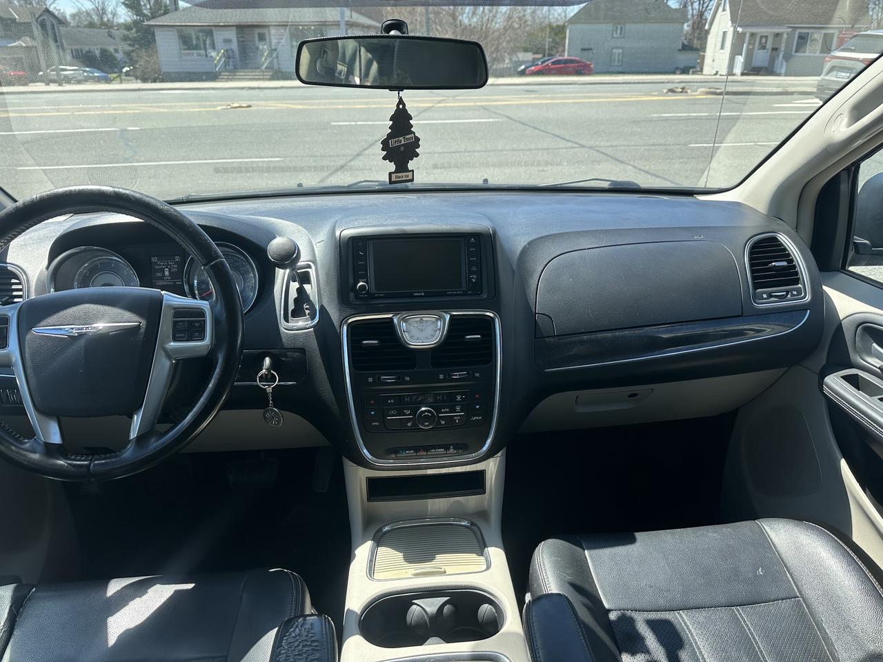 2014 Chrysler Town & Country TOURING Photo