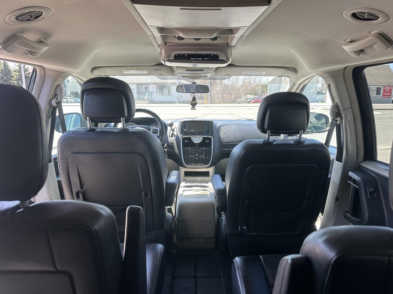 2014 Chrysler Town & Country TOURING Photo