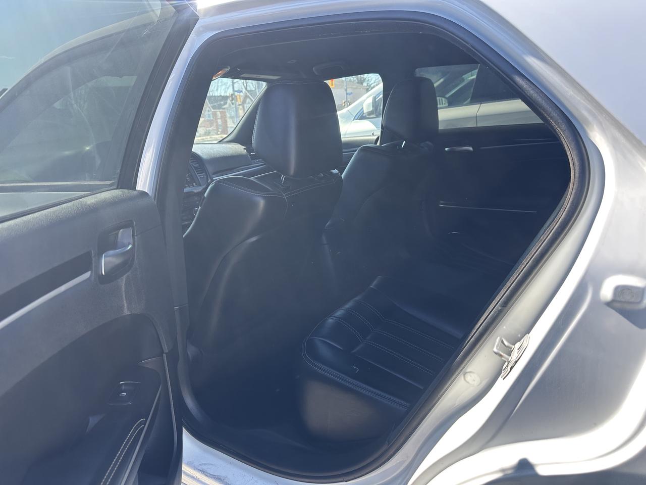 2019 Chrysler 300 S Photo