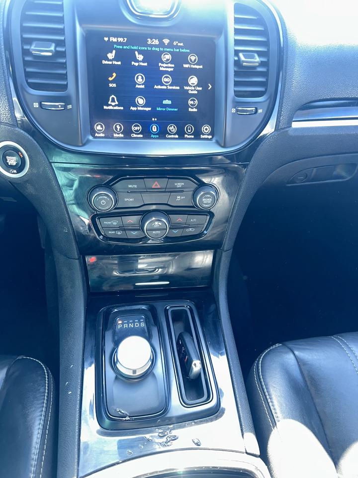 2019 Chrysler 300 S Photo