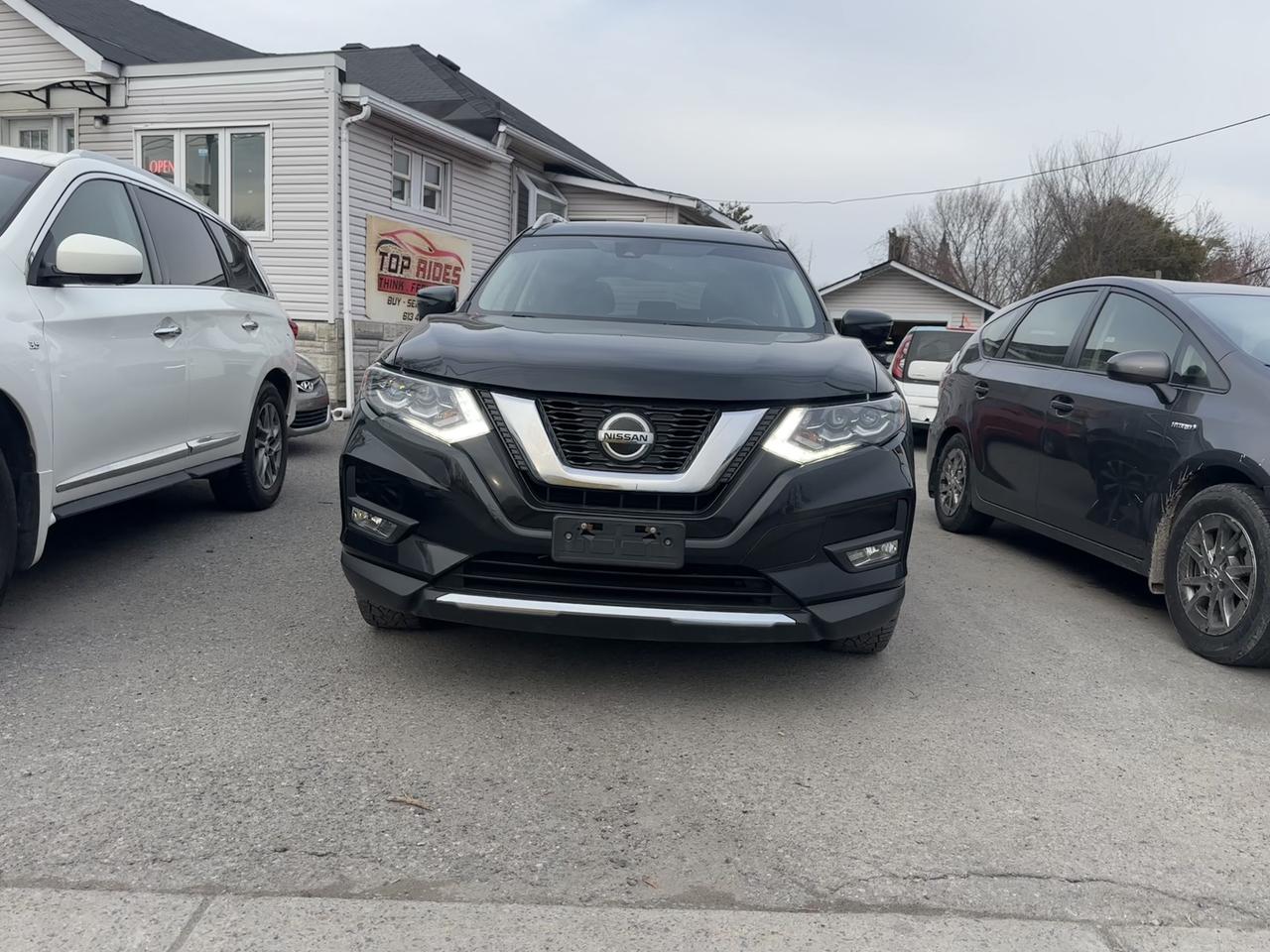 2018 Nissan Rogue SL Photo