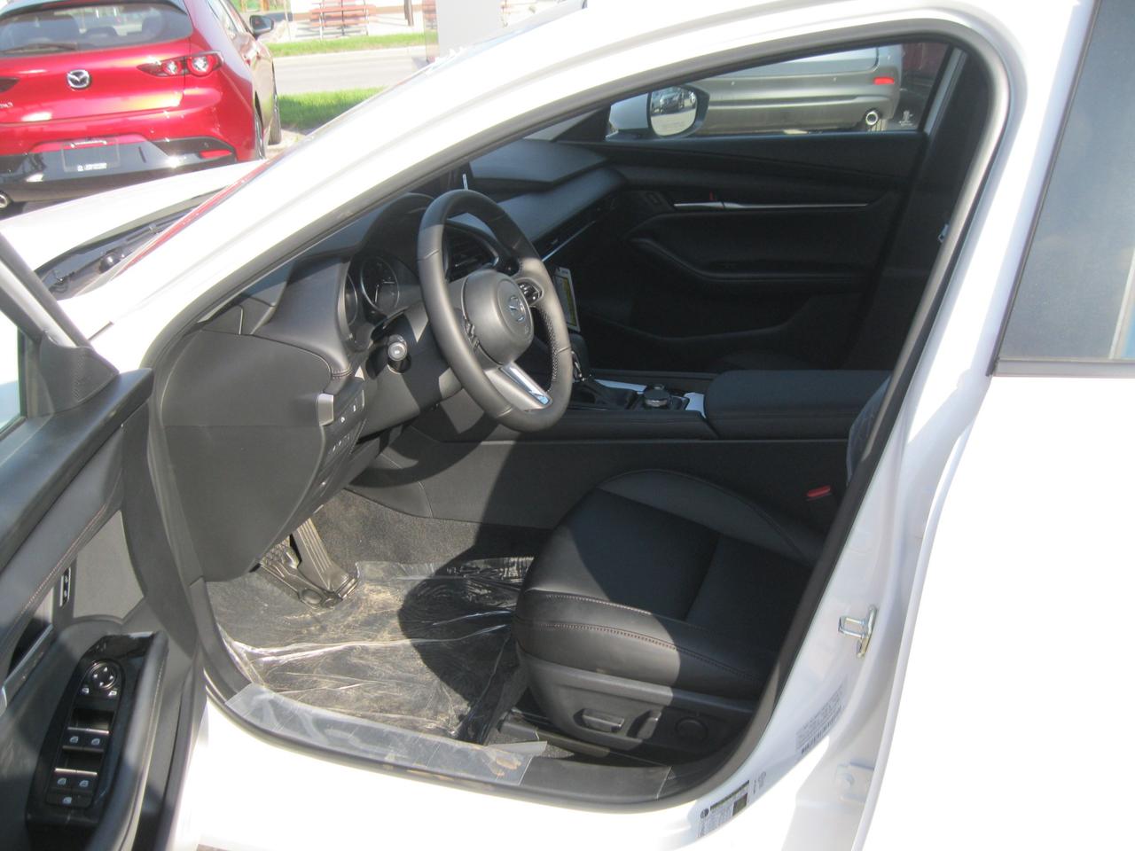 2026 Mazda 3 GS (A6) 4dr i-ACTIV All-Wheel Drive Sedan Photo4