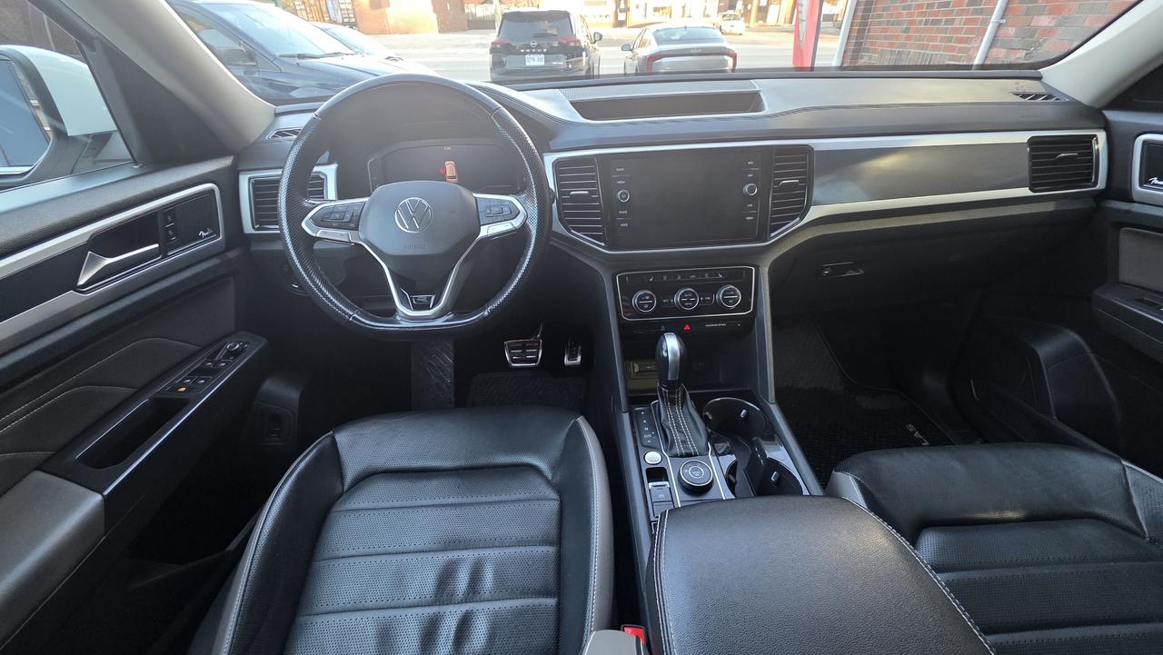 2022 Volkswagen Atlas Premium R Line Photo