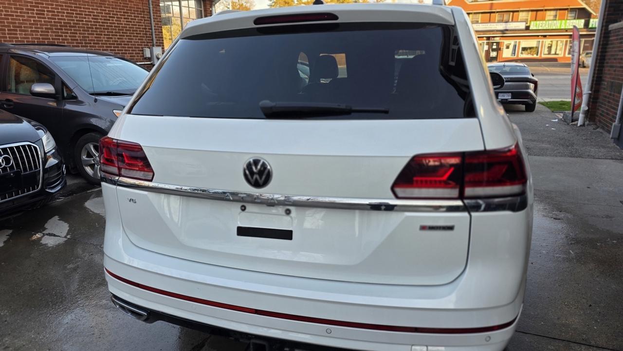 2022 Volkswagen Atlas Premium R Line Photo