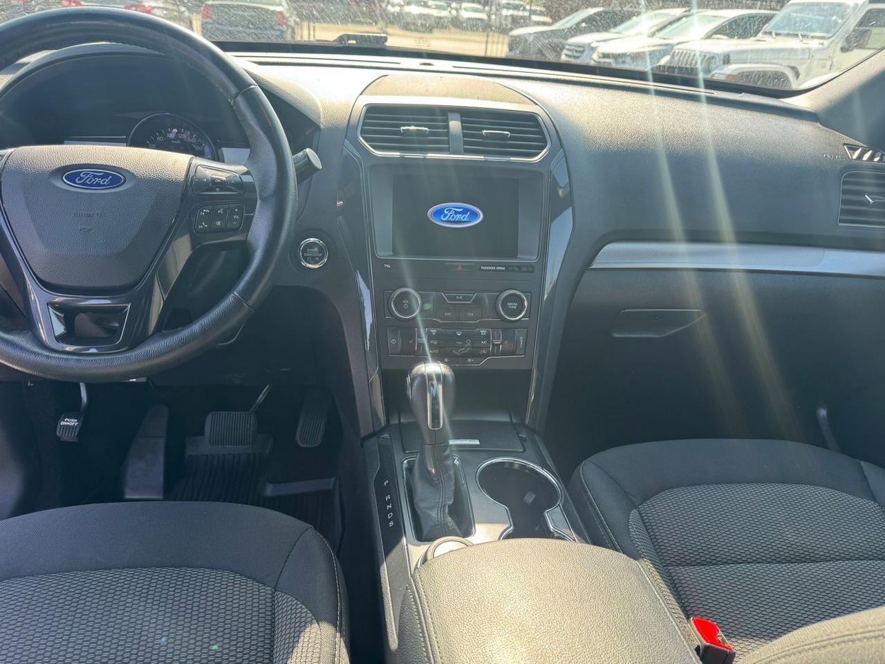 2019 Ford Explorer XLT Photo