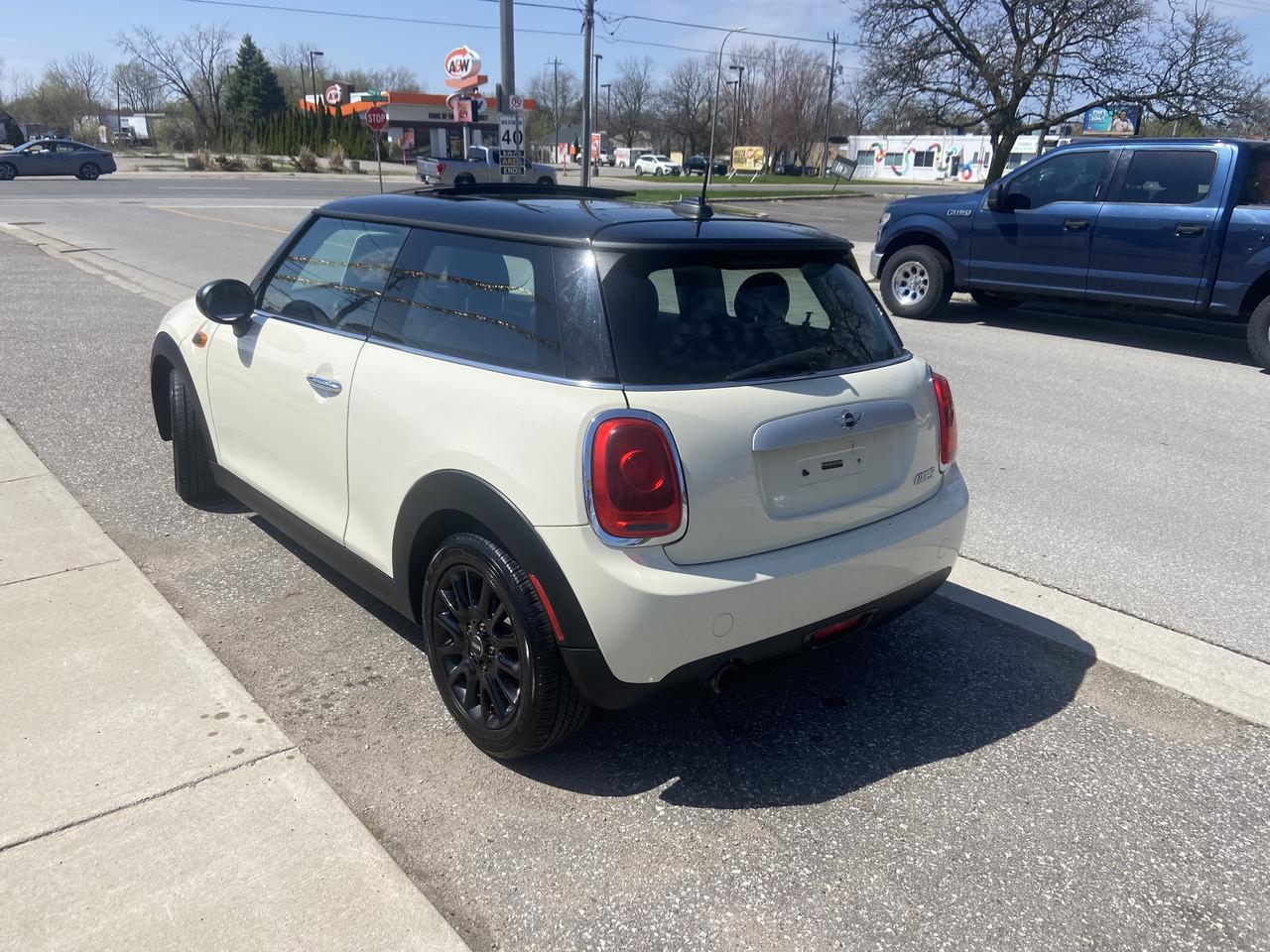 2014 MINI Cooper SPORT Photo2
