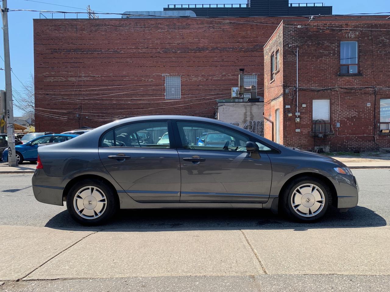 2009 Honda Civic 4dr Auto DX-G Photo