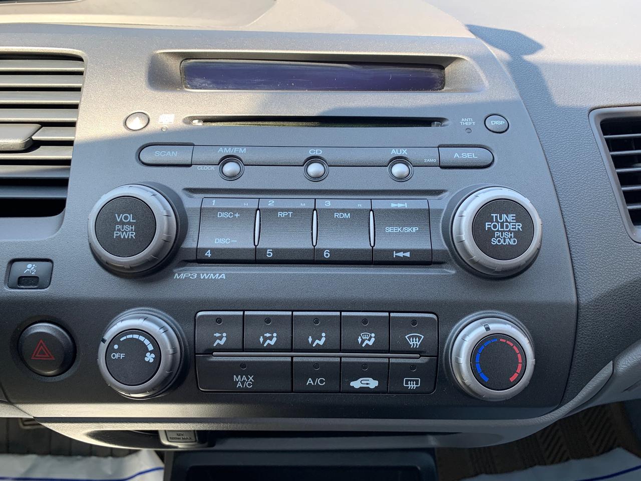 2009 Honda Civic 4dr Auto DX-G Photo
