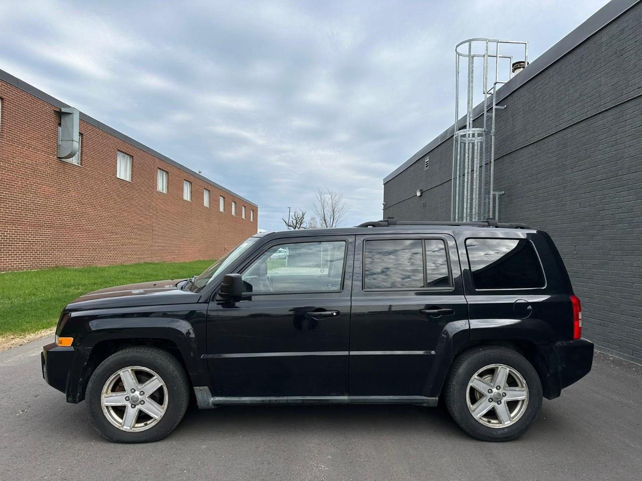 2010 Jeep Patriot FWD 4dr North Photo3