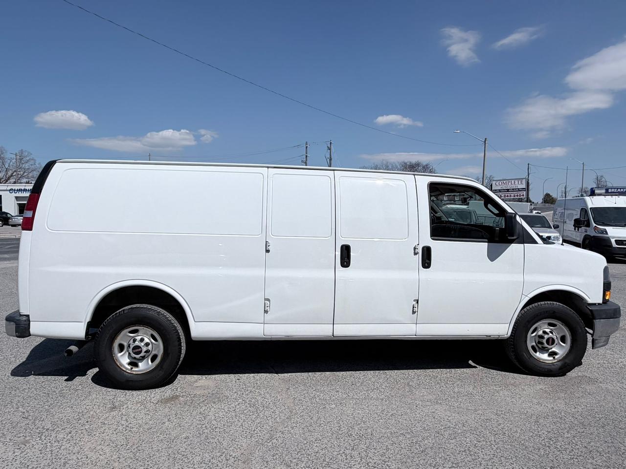 2020 GMC Savana RWD 3500 155" Photo