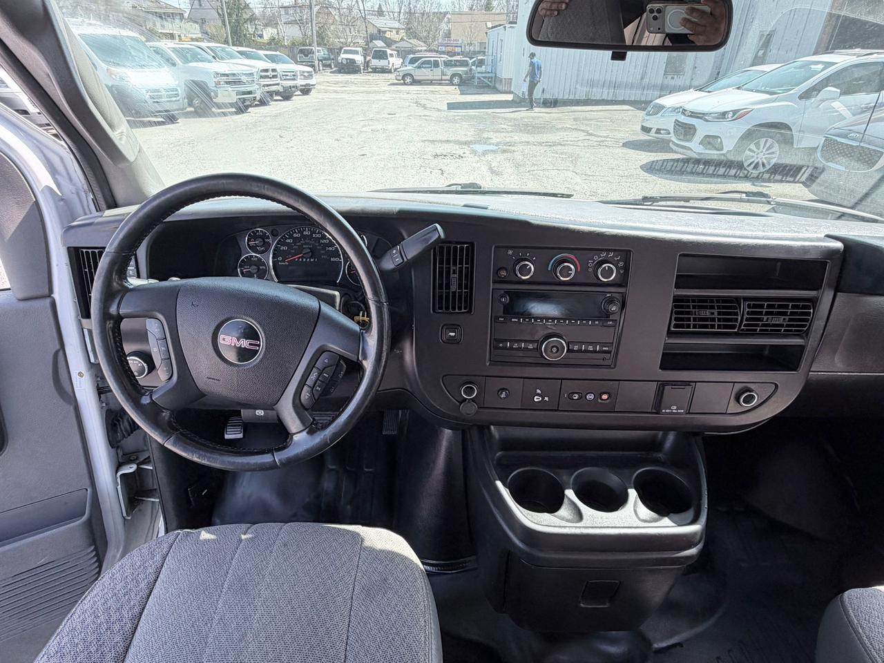 2020 GMC Savana RWD 3500 155" Photo