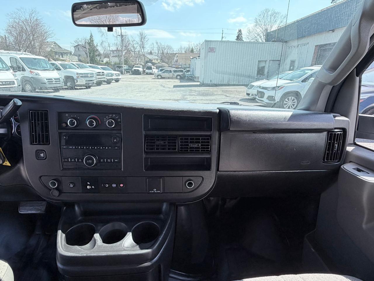 2020 GMC Savana RWD 3500 155" Photo