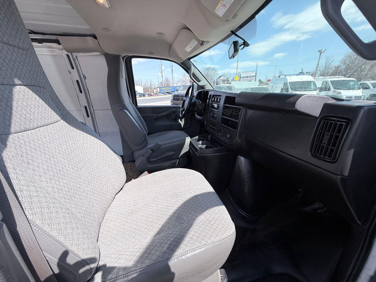 2020 GMC Savana RWD 3500 155" Photo