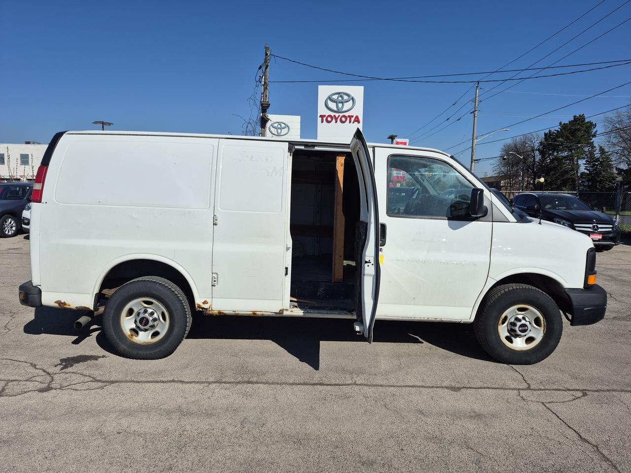 2013 GMC Savana G2500 Photo4