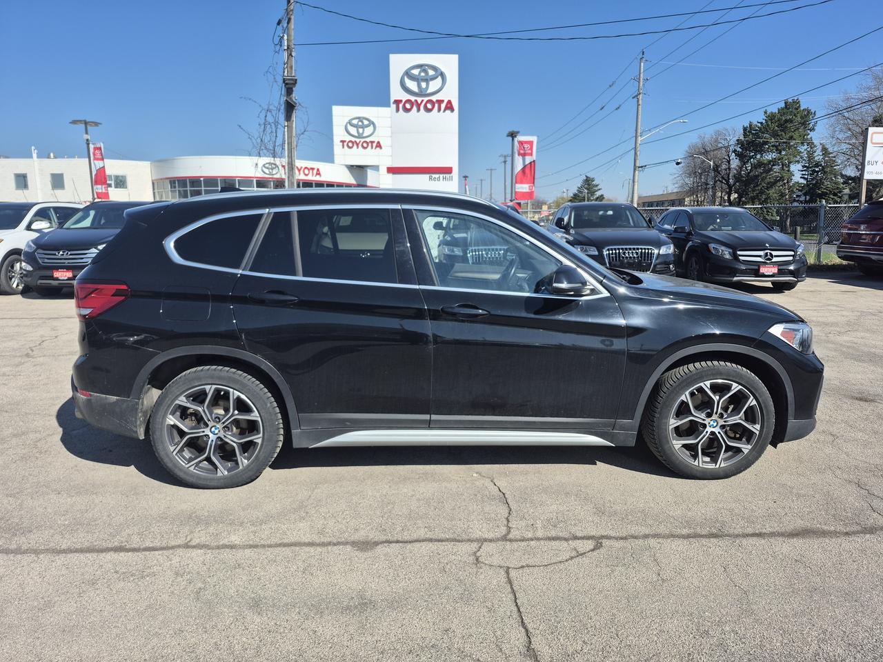 2020 BMW X1 xDrive28i Photo3